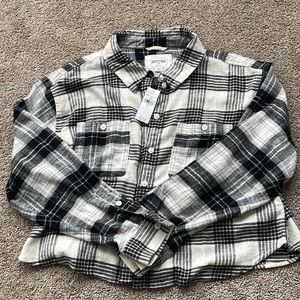 American Eagle button down cropped flannnel